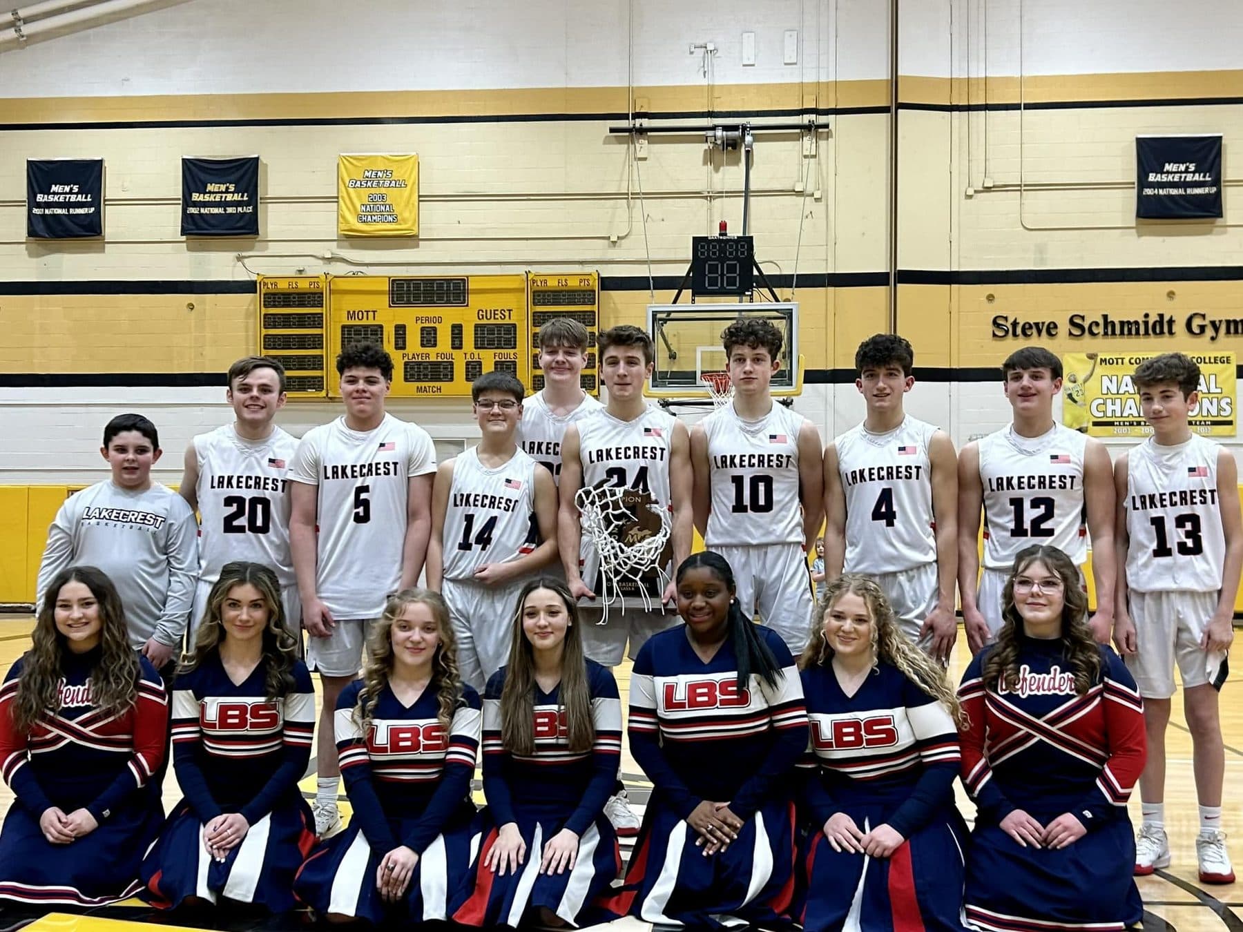LBS basketball and cheer teams